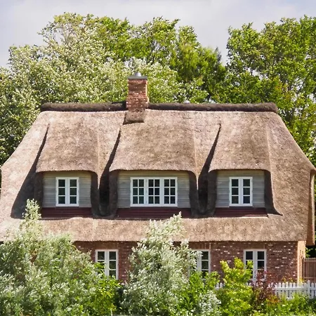 Semesterbostad Emmas Hus *